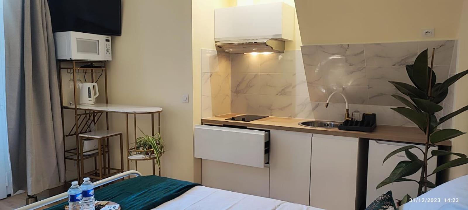 Le Cocoon Dore Poitiers Luaran gambar