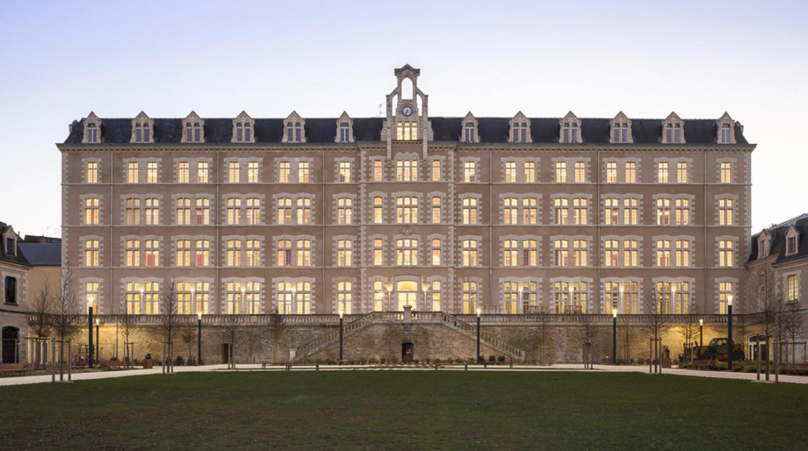 Le Cocoon Dore Poitiers Luaran gambar