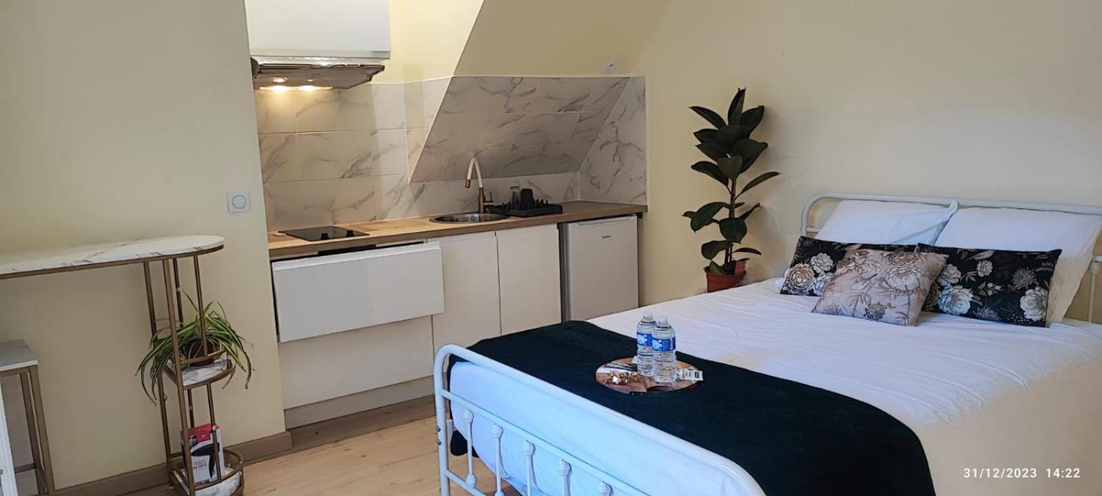 Le Cocoon Dore Poitiers Luaran gambar